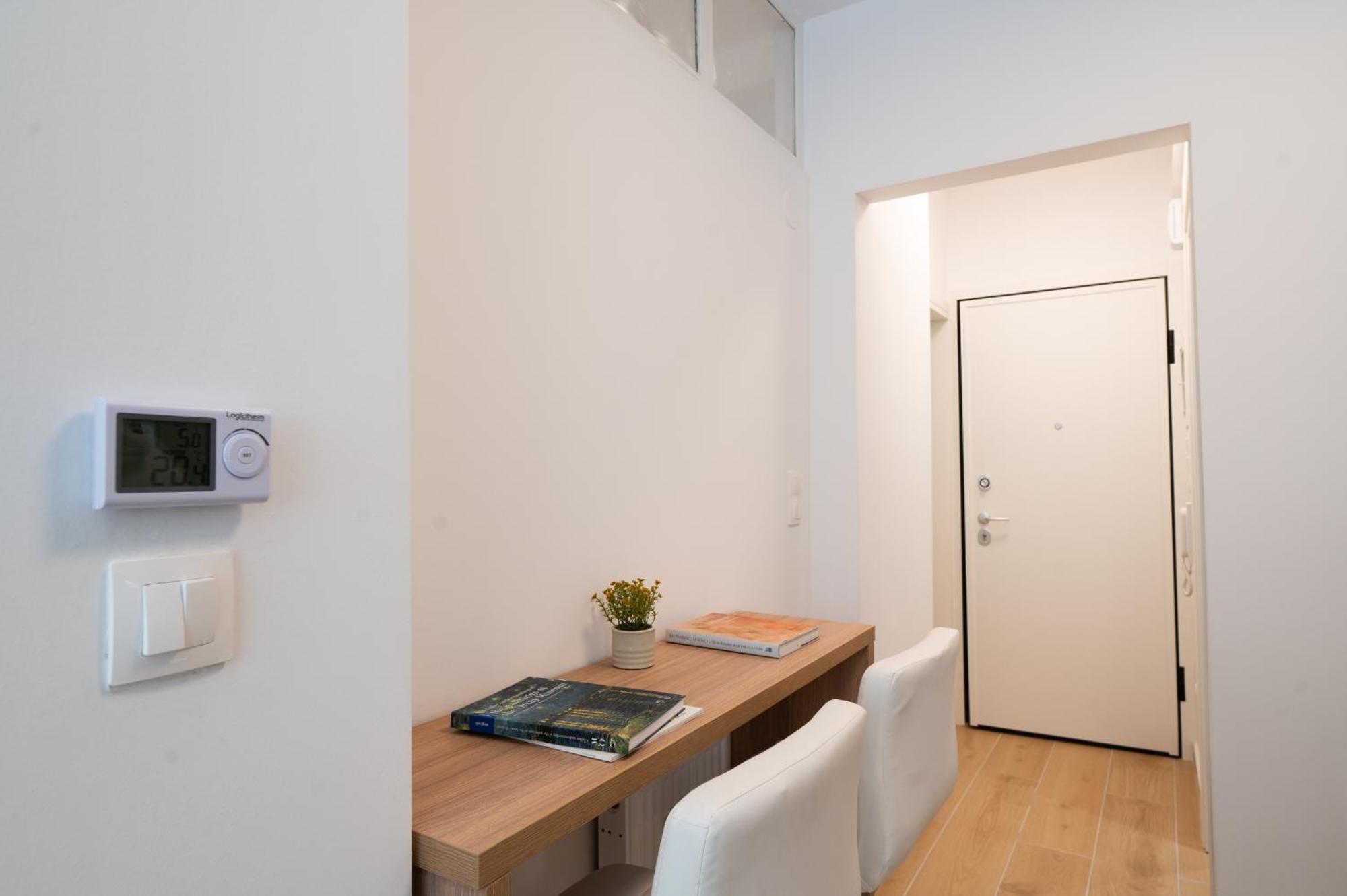 Honey Oak & Cream Patio By Nest Appartement Thessaloniki Buitenkant foto