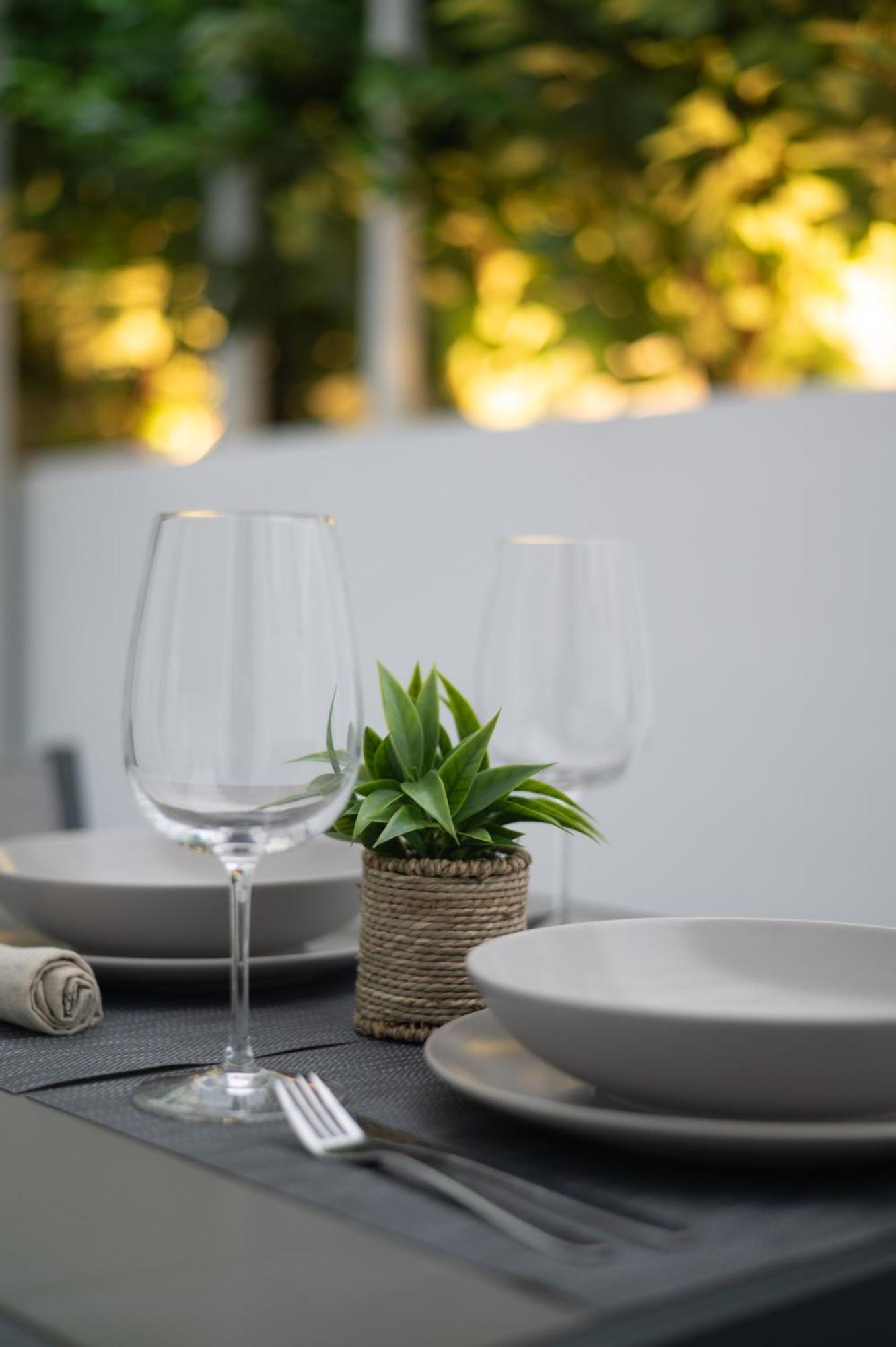 Honey Oak & Cream Patio By Nest Appartement Thessaloniki Buitenkant foto