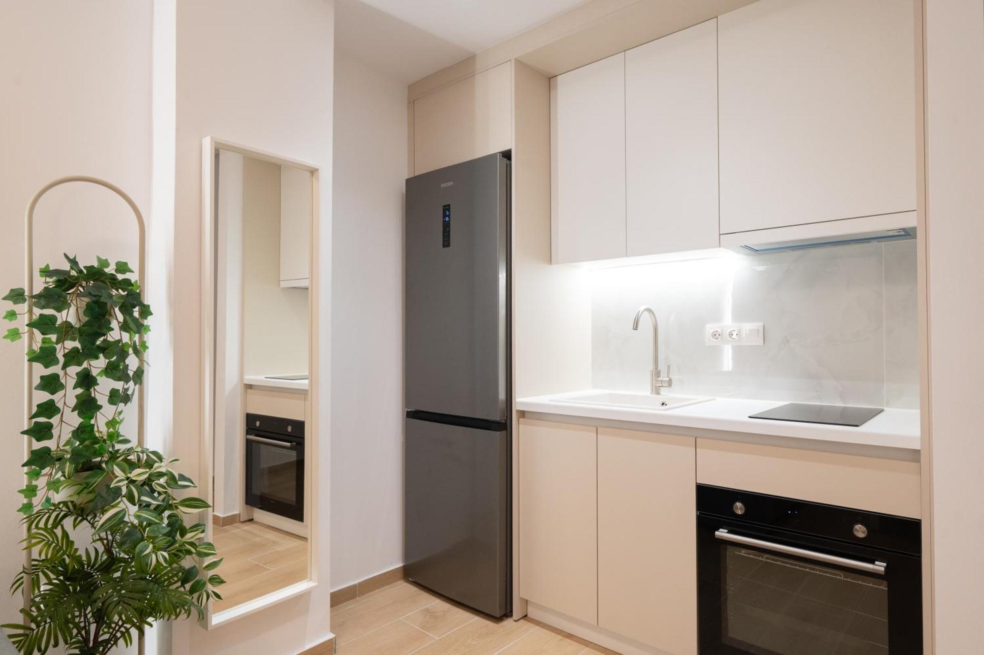 Honey Oak & Cream Patio By Nest Appartement Thessaloniki Buitenkant foto