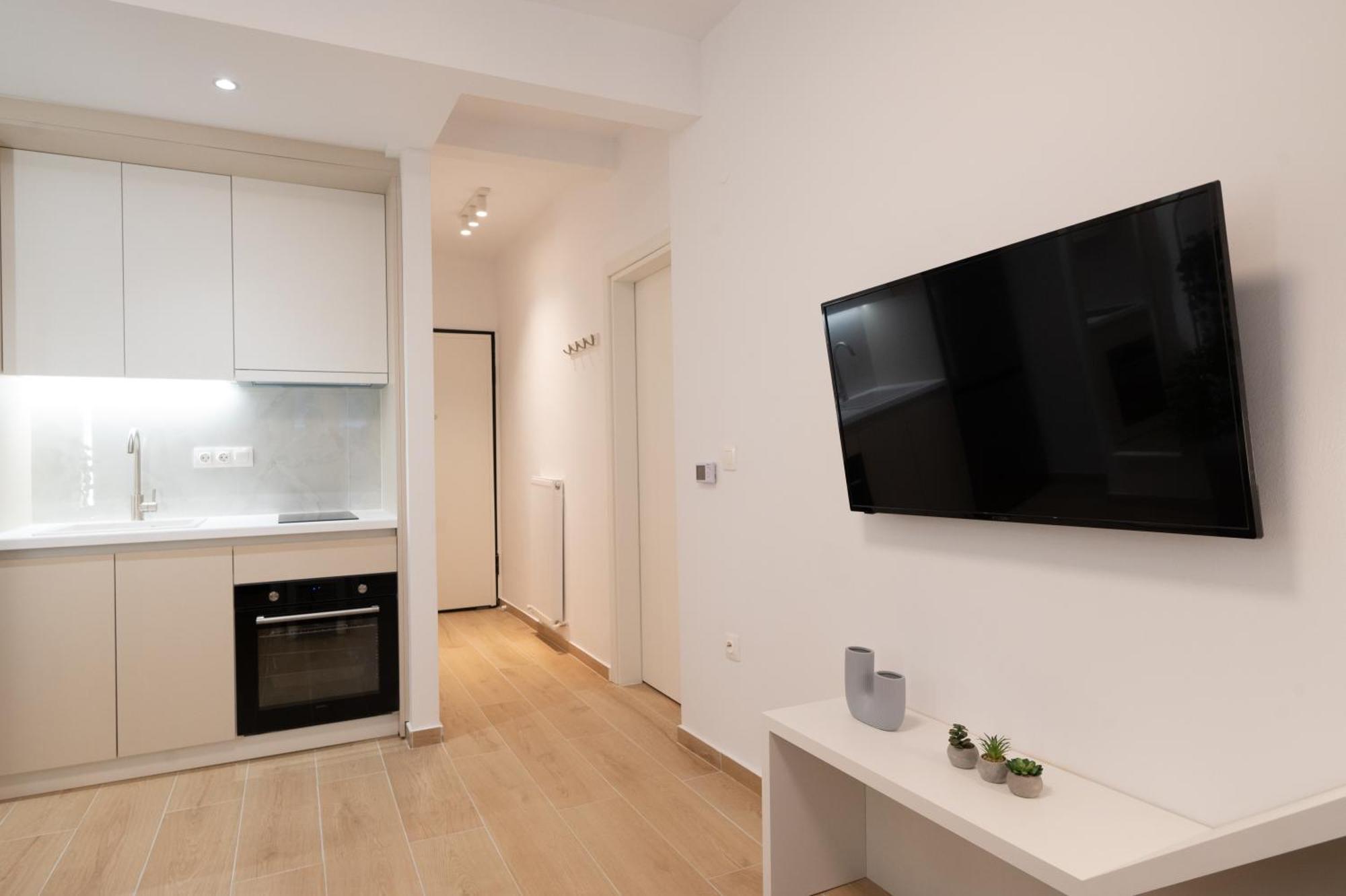 Honey Oak & Cream Patio By Nest Appartement Thessaloniki Buitenkant foto