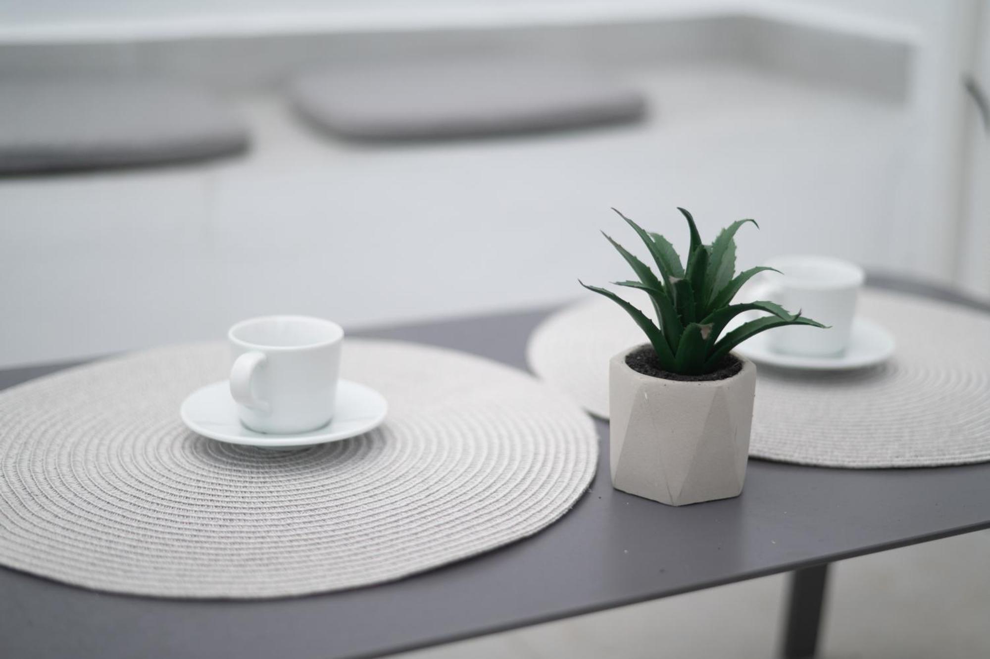Honey Oak & Cream Patio By Nest Appartement Thessaloniki Buitenkant foto