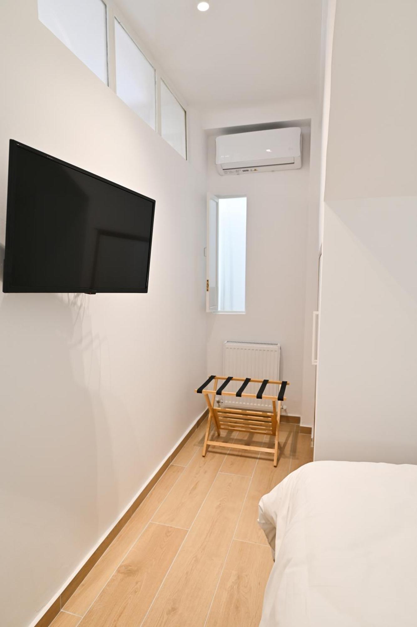 Honey Oak & Cream Patio By Nest Appartement Thessaloniki Buitenkant foto